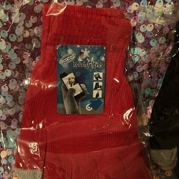 Touchscreen Gloves Red, Black, and Gray Set - Picture 2 of 4
